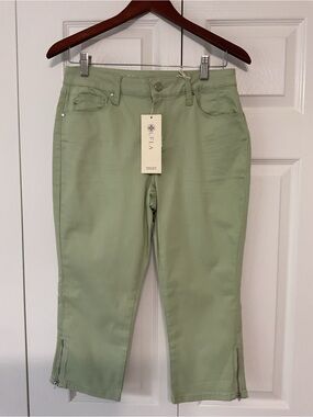 Laurie Felt Women’s Light Green Capri Jeans with Ankle Zips